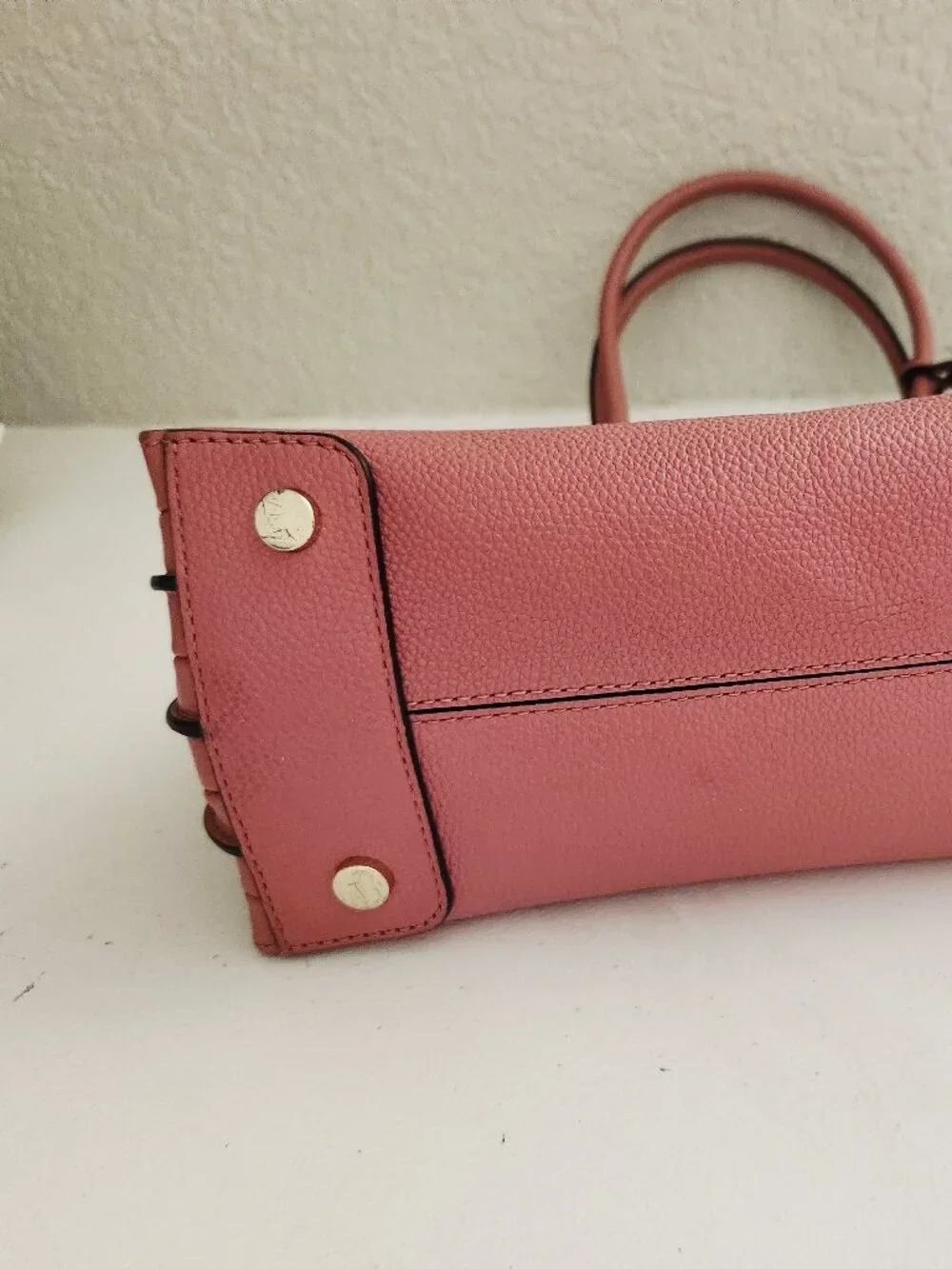Like New Michael Kors Rose Leather Shoulder Bag Purse